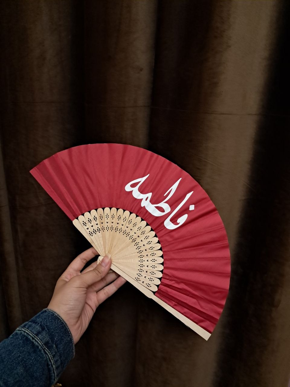 مروحة بالاسم برجاندي — Bridesmaids | Tulip Store